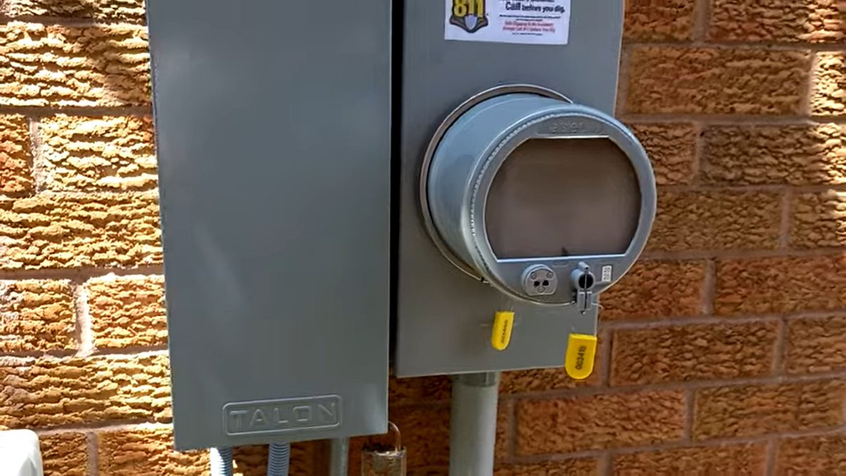 giammaiot2's tweet image. Flipper Zero Smokes Smart Meter?

youtube.com/watch?v=kF6o9E…

Flipper Zero&apos;s attack on a new meter location results in the sudden destruction of the Smart Meter.
...This might have been caused by...

#SoftwareDefinedRadio #SDR 
#FlipperZero #Security #Safety