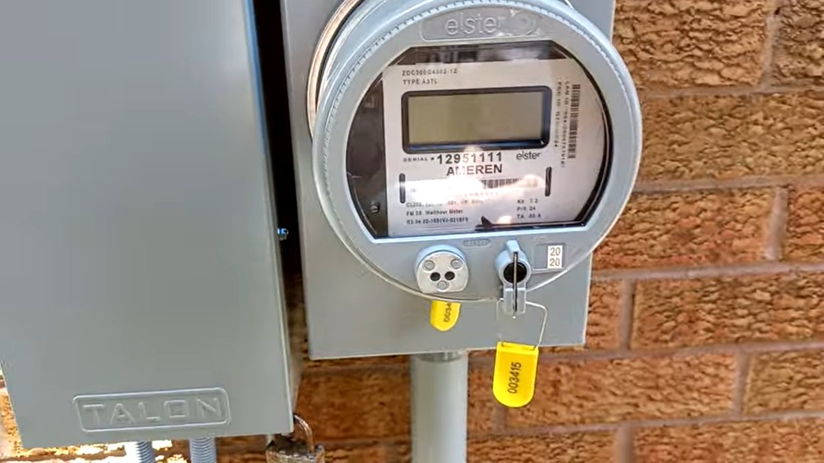 giammaiot2's tweet image. Flipper Zero Smokes Smart Meter?

youtube.com/watch?v=kF6o9E…

Flipper Zero&apos;s attack on a new meter location results in the sudden destruction of the Smart Meter.
...This might have been caused by...

#SoftwareDefinedRadio #SDR 
#FlipperZero #Security #Safety