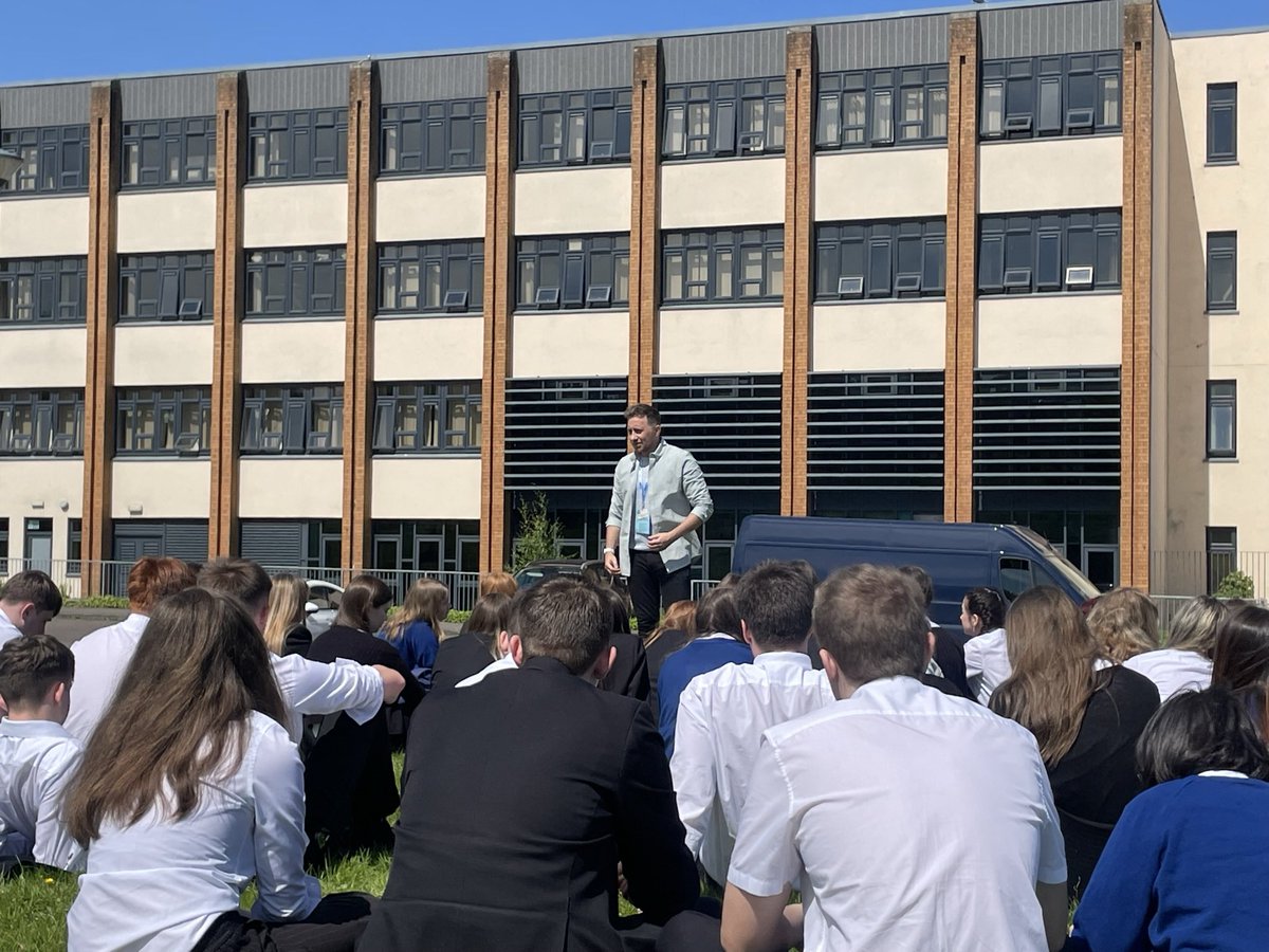 Induction season well underway😁 even managed to deliver some outdoor sessions☀️
Looking forward to facilitating more this week! If you’re looking to fire up your pupils &amp; get them motivated for the year ahead get in touch🗣️ #induction #choosechallnge #aspirational #motivation