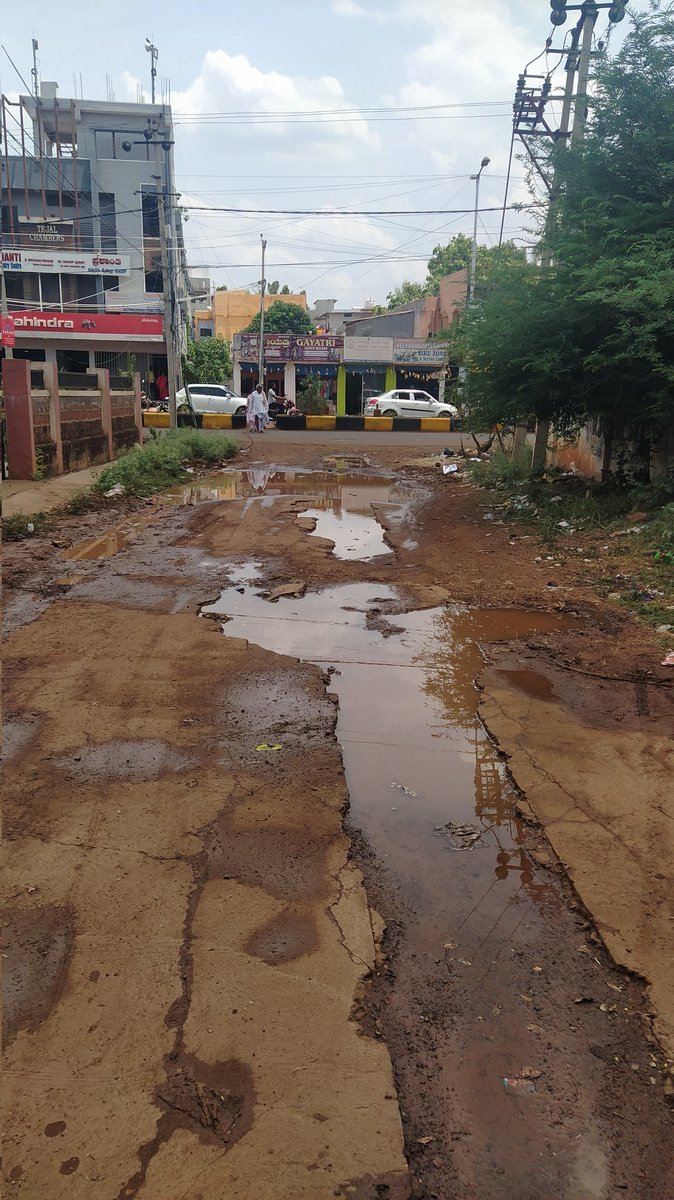 rahulsaigaonkar's tweet photo. @CMofKarnataka 
This is the situation of Bidar local roads for almost 3 years since UGD work was done. No repair work done, no complaint resolution, no civic body since 7 years!

Please take cognizance of the issue. Hoping for better roads before  monsoon. Hoping for change.🤞🏻 https://t.co/1PsgIwgQWW