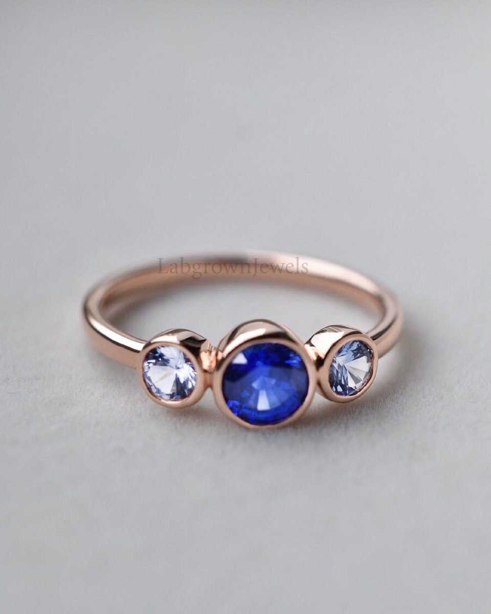Yashm84270405's tweet image. Excited to share the latest addition to my #etsy shop: Blue Sapphire Engagement Ring Three Stone Ring 1.20 CTW Round Cut Bezel Set Wedding Ring etsy.me/43l0iGn #roundcut #bezelsetring #threestonering #trilogyring #rosegoldring #promisering #antique #love