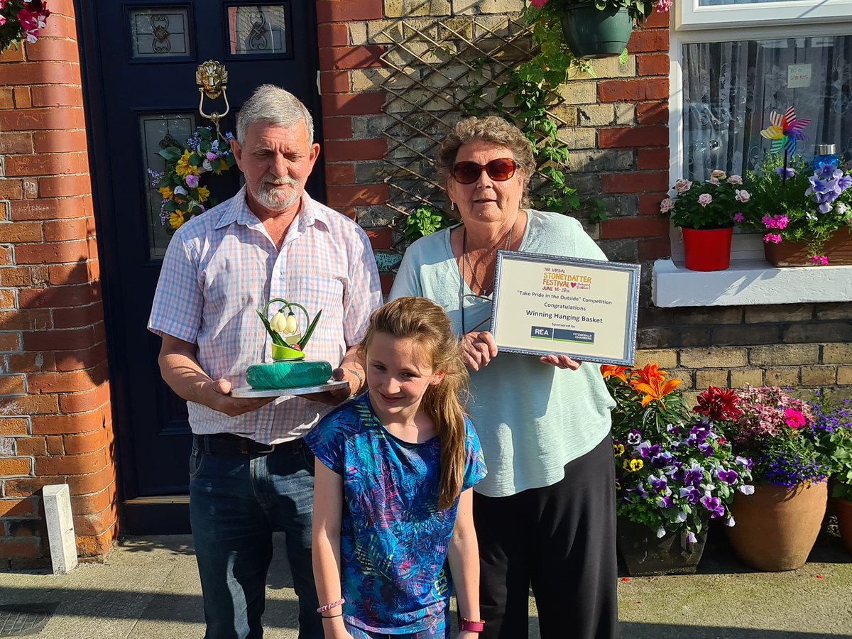 StoneybatterPoP's tweet photo. We're asking everyone to make a special effort to spruce up their street/garden/hanging baskets in advance of #stoneybatterfestival23 Rea Fitzgerald Chambers sponsoring the #TakePrideOutside competition for best streets/gardens/window box/hanging baskets Judging starts this week https://t.co/z2QlQkWF17