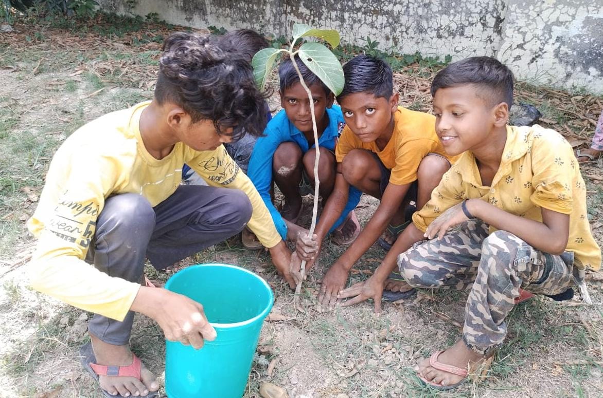 InitiativeOrg_'s tweet photo. #WorldEnvironmentDay 
ग्लोबल वार्मिंग से खतरे हैं भरपूर
पर्यावरण की रक्षा से कर सकते हैं इन्हें दूर।
#BeatPlasticPollution #saynotoplastic #awareness #environment #InitiativeFoundation #lucknow https://t.co/mCx7sAuRii