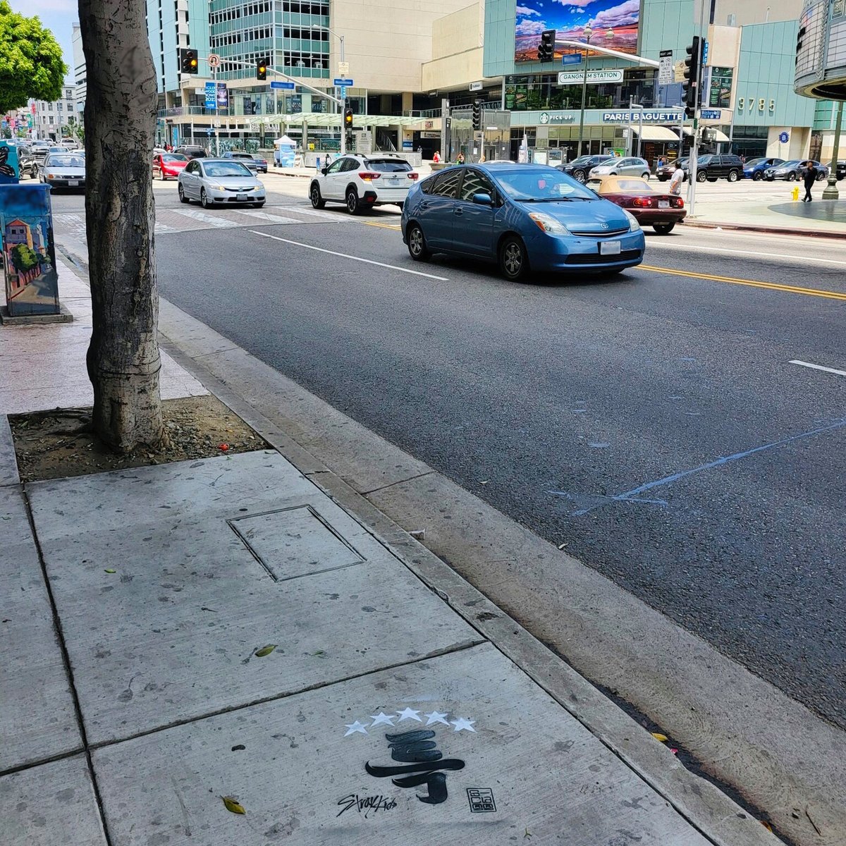 [스키지기]
미국 곳곳에 숨겨진 스키즈의 흔적 발견하셨나요👀

Show us if you've seen these around👇
An extra ⭐️ if you’ve seen the rare versions😉

💫 Listen to "★★★★★(5-STAR)" now!
Stray-Kids.lnk.to/5-STAR

#StrayKids #스트레이키즈
#5_STAR
#특 #S_Class
#StrayKidsComeback