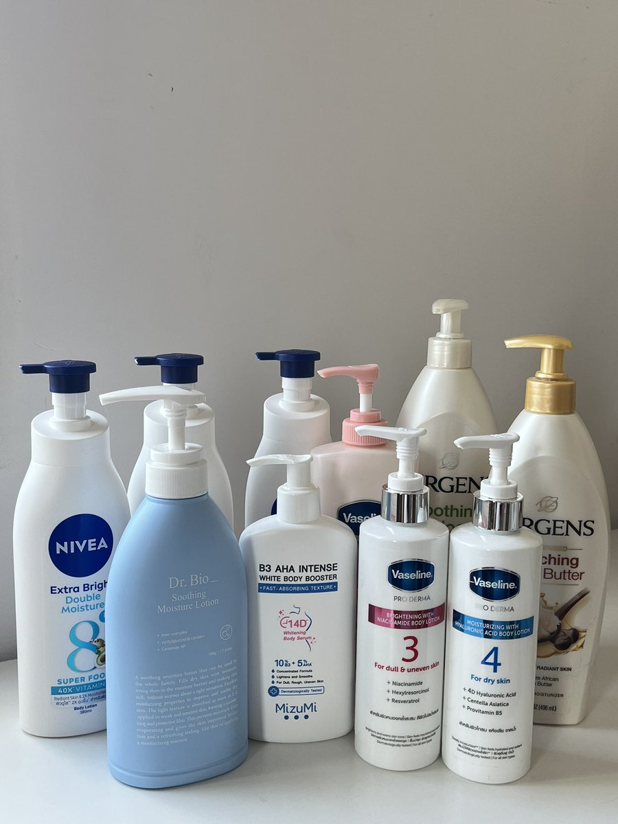 Sawarinni's tweet image. มารวมครีมบำรุงผิวแบบขวดปั๊มกันบ้าง เป็นตัวโปรดที่ใช้เองทั้งหมด ฉบับคนผิวแห้ง ผิวหมอง ใช้แล้วตัวนุ่มชุ่มฉ่ำ ผิวสดใสขึ้นแบบสุดๆ 🌟🧴🛋️