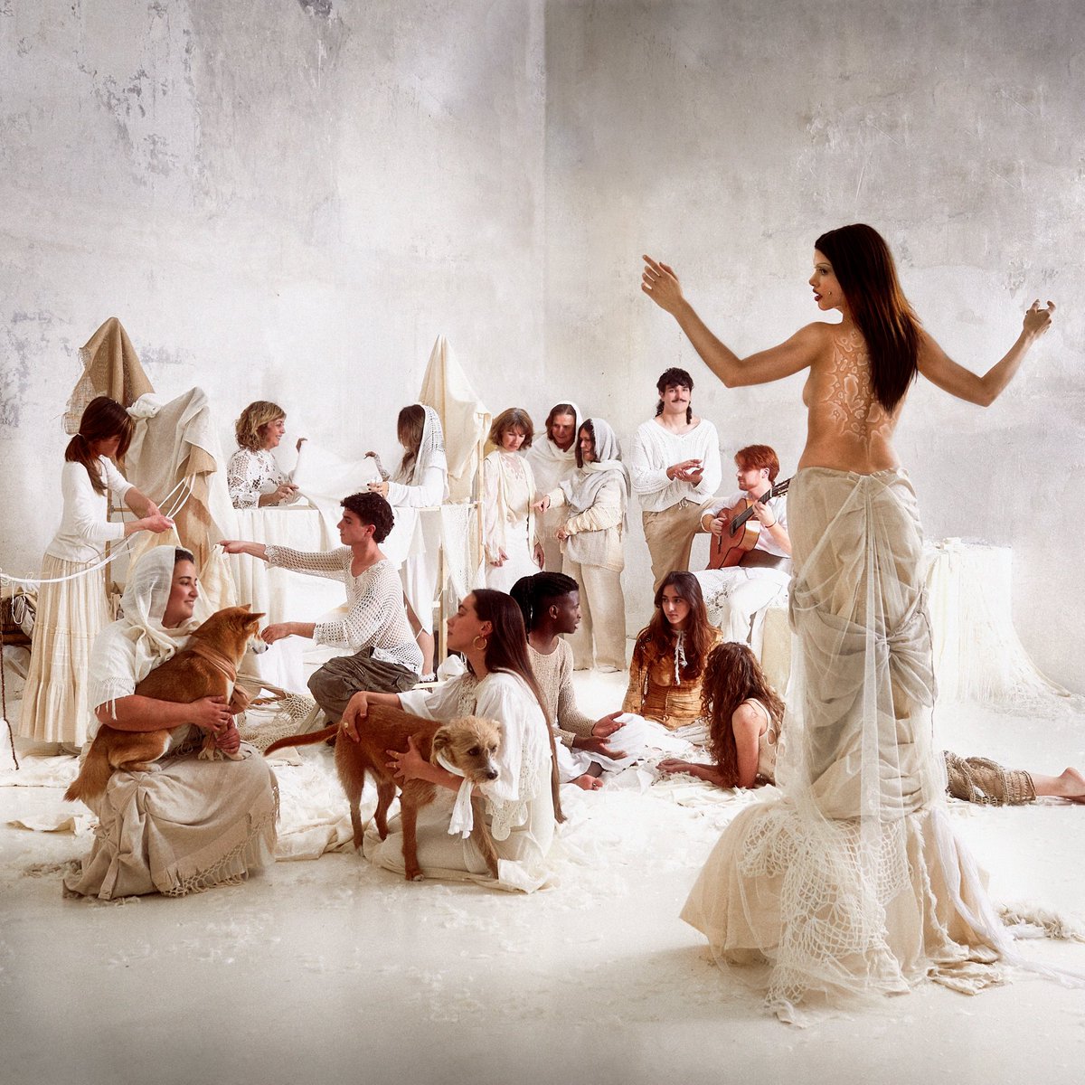 Este viernes NEGOCIOS 🤑 un antes y un después en mi vida este tema pf q emocion 

pre-save aquí: ffm.to/oroveganegocios