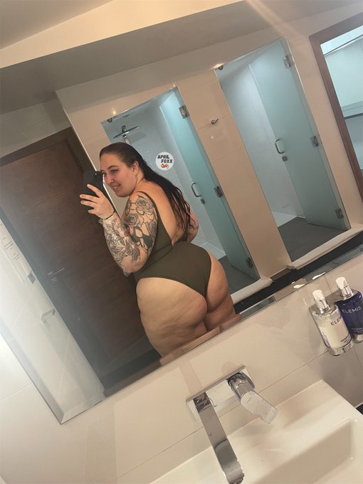 Can we chill together?? https://t.co/u6JcEOzEV7
