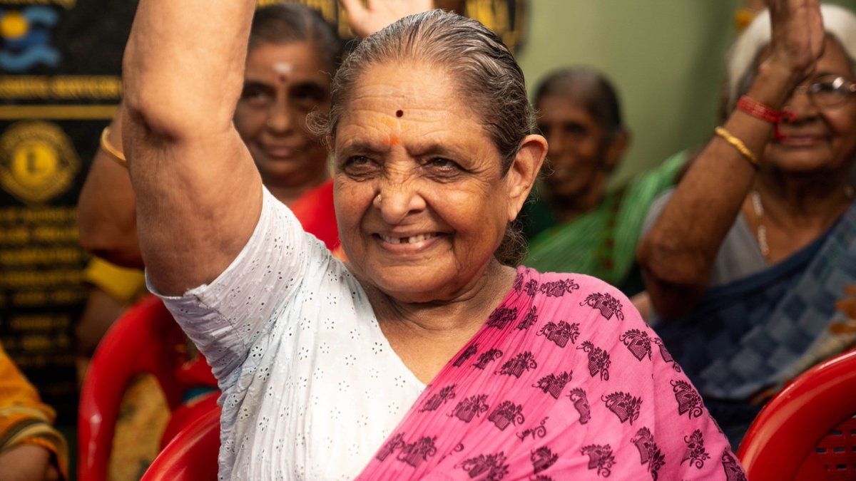 Singing, dancing, and laughter filled the air at Vishranthi Home for Aged Destitute Women, thanks to the wonderful BYJU'S volunteers. 🎶💃 Moments like these create memories that warm the heart! ❤️ #BYJUS #DivyaGokulnath #GlobalDayOfParents yourbangalore.com/business/byjus…