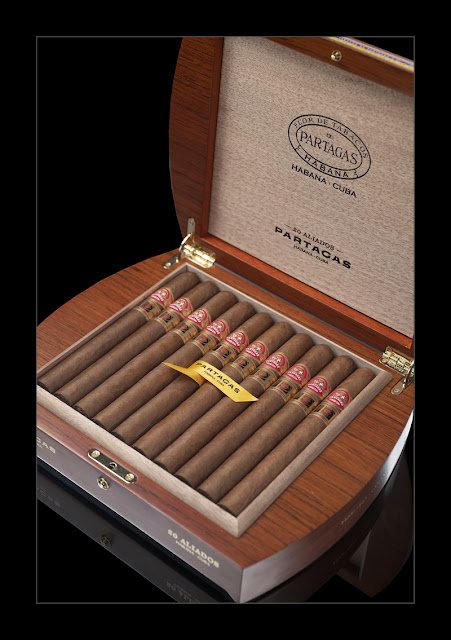 NicolaDiNunzio7's tweet photo. News per il mercato svizzero @Habanos_Oficial
.
👉 https://t.co/c9xPt3MGiN 👈
.
#NicolaDiNunzio #Globetrottercigars #NdnJournalist #journalist #giornalista #Perfecto #PerfectoMagazine #Habanos #MyHabanosMoments #Partagas #Aliados #Lcdh #Ness #IntertabakAg #Svizzera https://t.co/MZCtpXRUDY