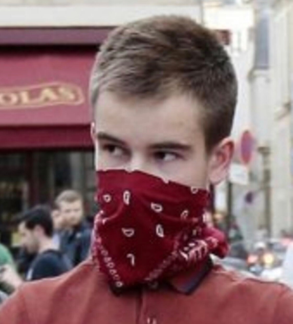 Heute vor 10 Jahren wurde #ClémentMéric , junger antifaschistischer Aktivist und Mitglied von Solidaires Étudiant-es von Faschoskins (aus dem Umfeld von Serge Ayoub) getötet. 
 #lExtremeDroiteTue #NiOubliNiPardon #FascismeNoPasaran