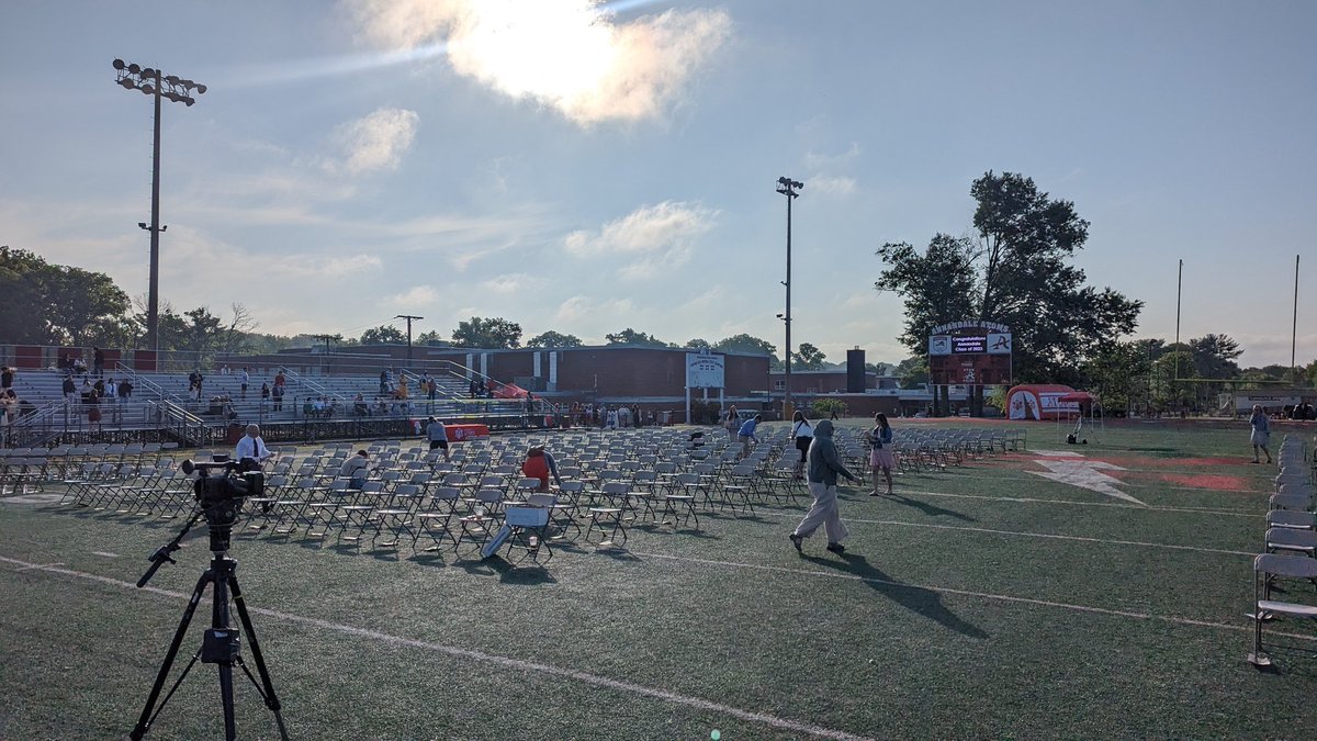 AnnandaleAtoms's tweet photo. Our 68th Commencement Ceremony begins in 10 minutes! Watch live at https://t.co/6dicxI3jbi #AtomNation #FCPSgrad23 https://t.co/1SB0DOGVoK