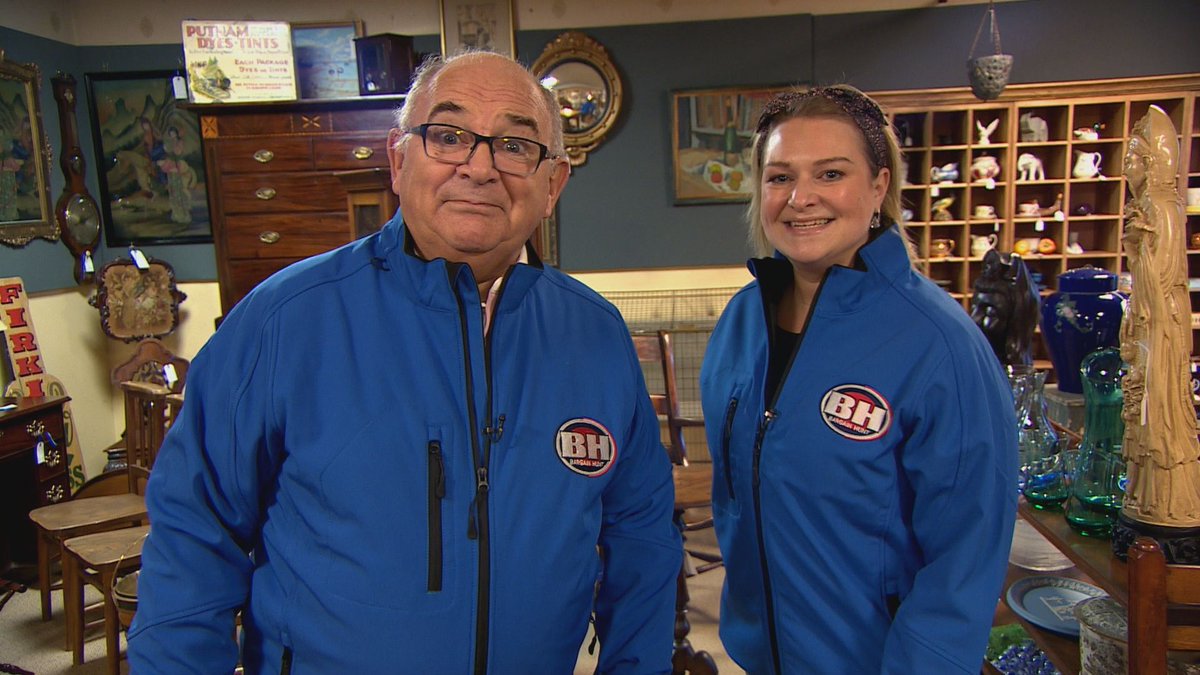 BBCBargainHunt's tweet image. Today's #BBCBargainHunt came from lovely #Hemswell in #Lincolnshire, with @hawley_caroline in charge,  @izziebalmer1  @VintiquesMark our experts and auctioneer @ColinYoungAWA. 🔴 🔵 

Head to ➡️ @BBCiPlayer 📺  bbc.co.uk/programmes/m00…