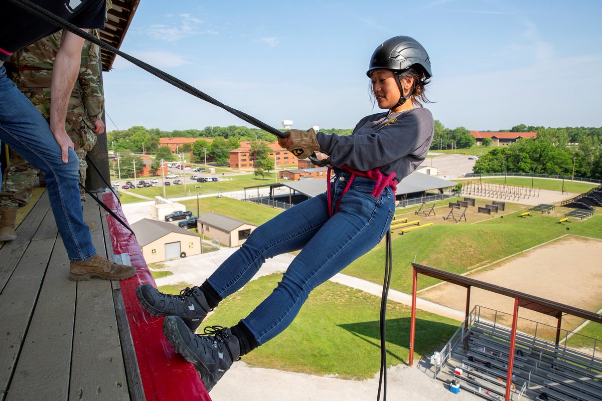 In an effort to better understand Cadet Summer Training, even our interns are learning the ropes and overcoming obstacles.  They spent an afternoon on the Confidence Course and the Rappel Tower.  

@AmandaAzubuike | @TRADOC