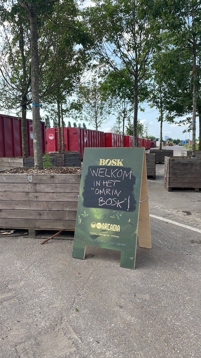 Omrin's tweet photo. ♻️🌳| "Als bomen kunnen wandelen, kunnen wij veranderen." Tijdens onze Open Dag op Ecopark De Wierde liepen 50 bomen van BOSK van @LF_2028 mee. Ze krijgen bij ons een mooie plek om ons park te vergroenen. Samen halen we alles eruit! #Arcadia #BOSK #LF2028 #Omrin #Duurzaam https://t.co/BtpmKltthE