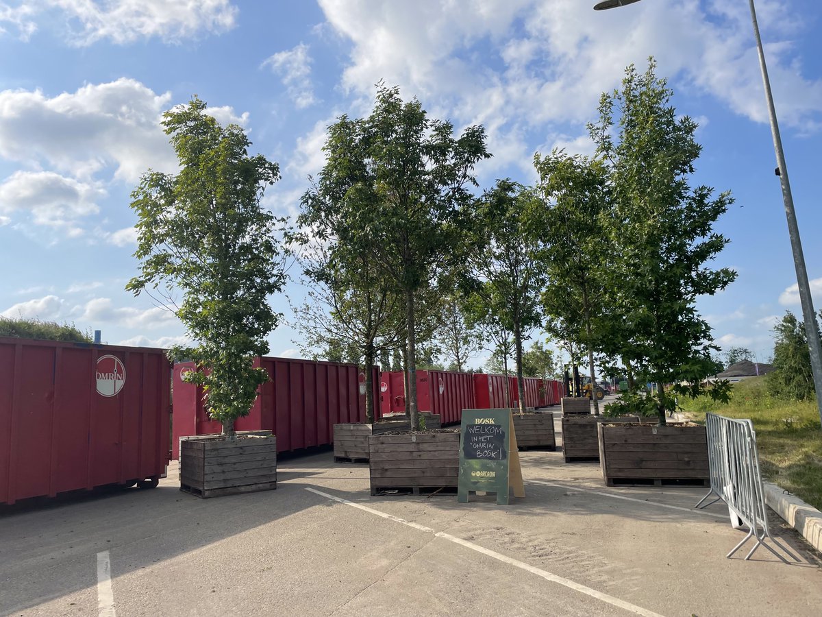 ♻️🌳| "Als bomen kunnen wandelen, kunnen wij veranderen." Tijdens onze Open Dag op Ecopark De Wierde liepen 50 bomen van BOSK van <a href="/LF_2028/">Arcadia</a> mee. Ze krijgen bij ons een mooie plek om ons park te vergroenen. Samen halen we alles eruit! #Arcadia #BOSK #LF2028 #Omrin #Duurzaam