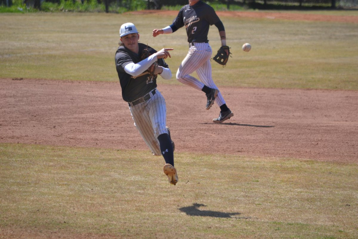TopGun_Baseball's tweet photo. Huge shoutout to Nick Wilson (@NickyWaynee) and his family on his commitment to Shelton State (@SheltonStateBB) can do damage at the plate on any count and on any pitch.  Look for a big year coming up from this guy. #TopGunBaseball #ThankGod https://t.co/SXSAaAgTWx