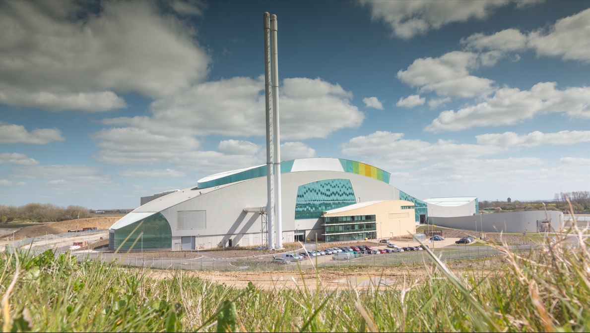 The Ardley Energy Recovery Facility processes 326k tonnes of rubbish each year, turning it into electricity. Groups wanting to find out more and learn why #reuse and #recycling are the key first steps in looking after our planet can book to visit: viridor.co.uk/energy/visitin…