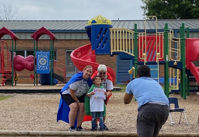 PKCarsonBarnes's tweet photo. Smith Pre-K End of Year Celebration &amp; Art Walk! Our SuperHEROes performed their favorite songs for their loved ones. Their amazing ArtWork was showcased displaying their knowledge from the school year! #SuperHERO @Smith_Seabees #PREKROCKS #PREK #GlobalLeaders #CanDoSpirit https://t.co/ZG7uvoAeBy