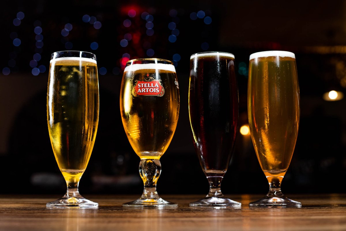 We're pushing the happy hour prices button 👇 at 4:00pm hurry down! #happyhour #VolareItalianRestaurantAndPizzeria