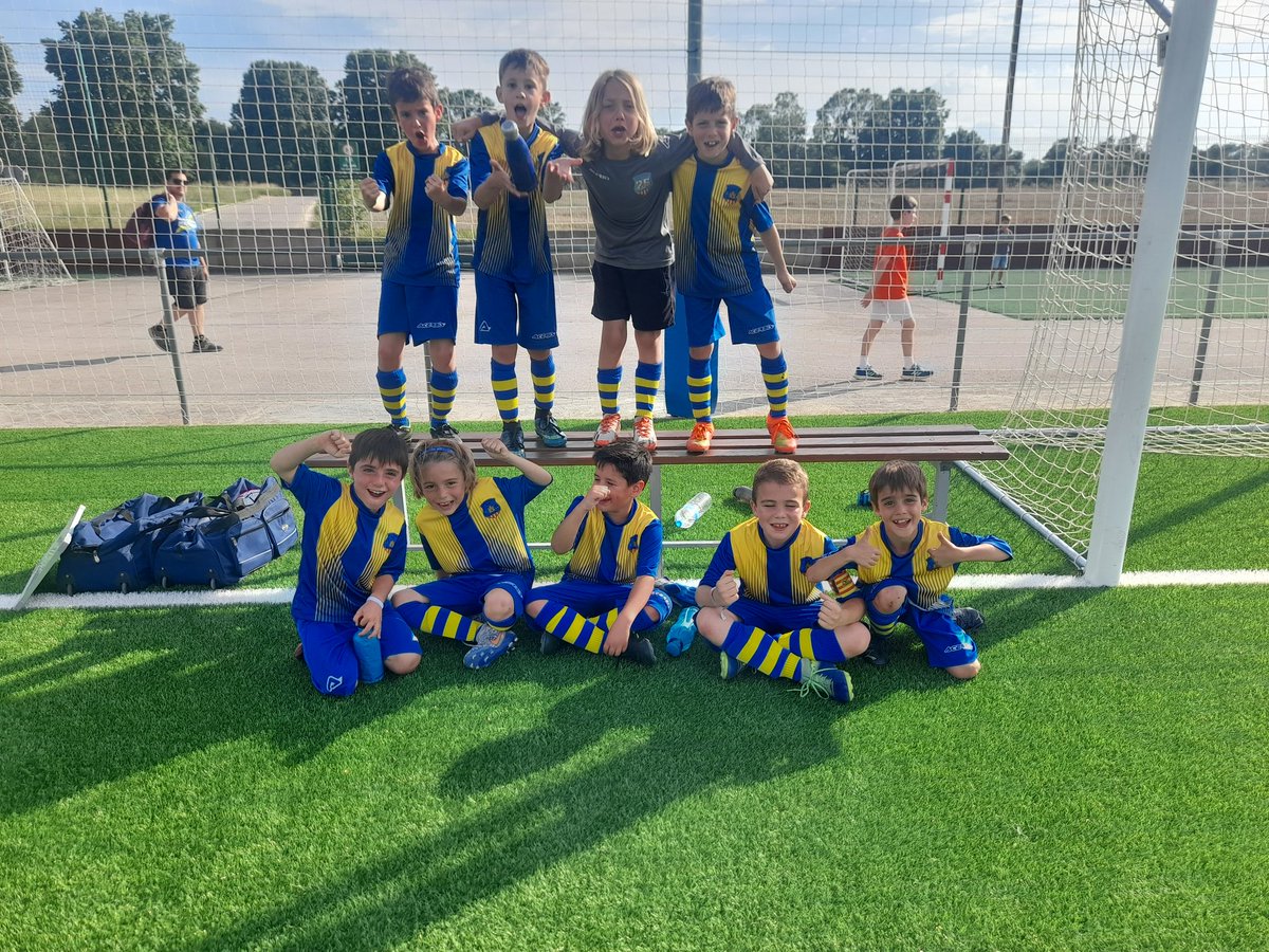 baseolerdola's tweet photo. El Prebenjamí A arriba fins a quarts de final del @rondotorneo realitzant un gran torneig on tots els jugadors han tingut una actitd magnífica i un gran joc.
Enhorabona equip!!!!
#SomhiBase https://t.co/P9RahTMyyc