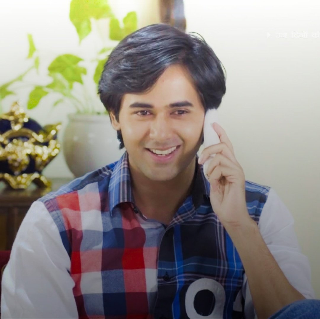 i loveeeee youuuuuuu sameerrrrrrrrr

nainaa koi sunlega kya kar rahi ho !!??

buddhu ghar pe koi nahi hai sab mandir ganesh ko doodh pilane gaye hain 😂🥰

#YehUnDinonKiBaatHai #yudkbh #samaina