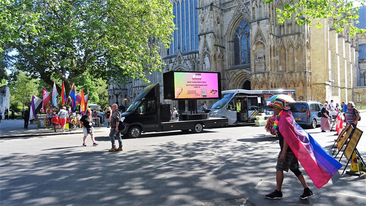 PromogroupUK's tweet image. ATTENTION #Digivan on parade! Lining up for the #Yorkpride this weekend. Hi Res #screen stood out in the glorious sunshine! #pride #parade #outdooradvertising #dooh #ooh #yorkshire