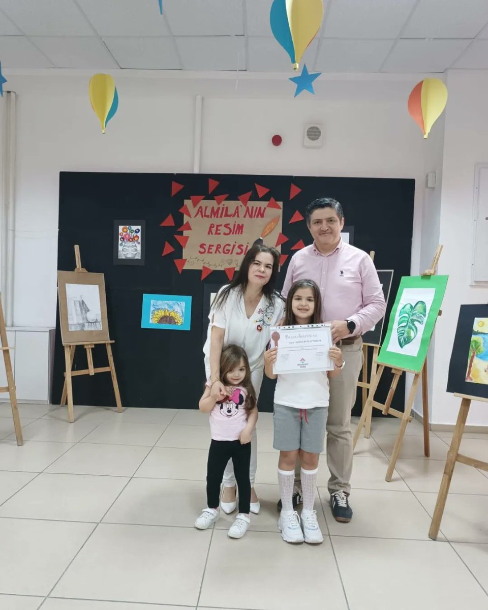 KesanBahcesehrK's tweet photo. İlkokulumuz 1/A sınıfı öğrencilerimizden Almila Bilge ÇETİNKAYA'nin Kişisel Resim Sergisi okulumuzun lobisinde açıldı. 

#kampüstesanatvar
#bahçeşehirkoleji
#kesanbahcesehirkoleji https://t.co/6WuMsSUVgw