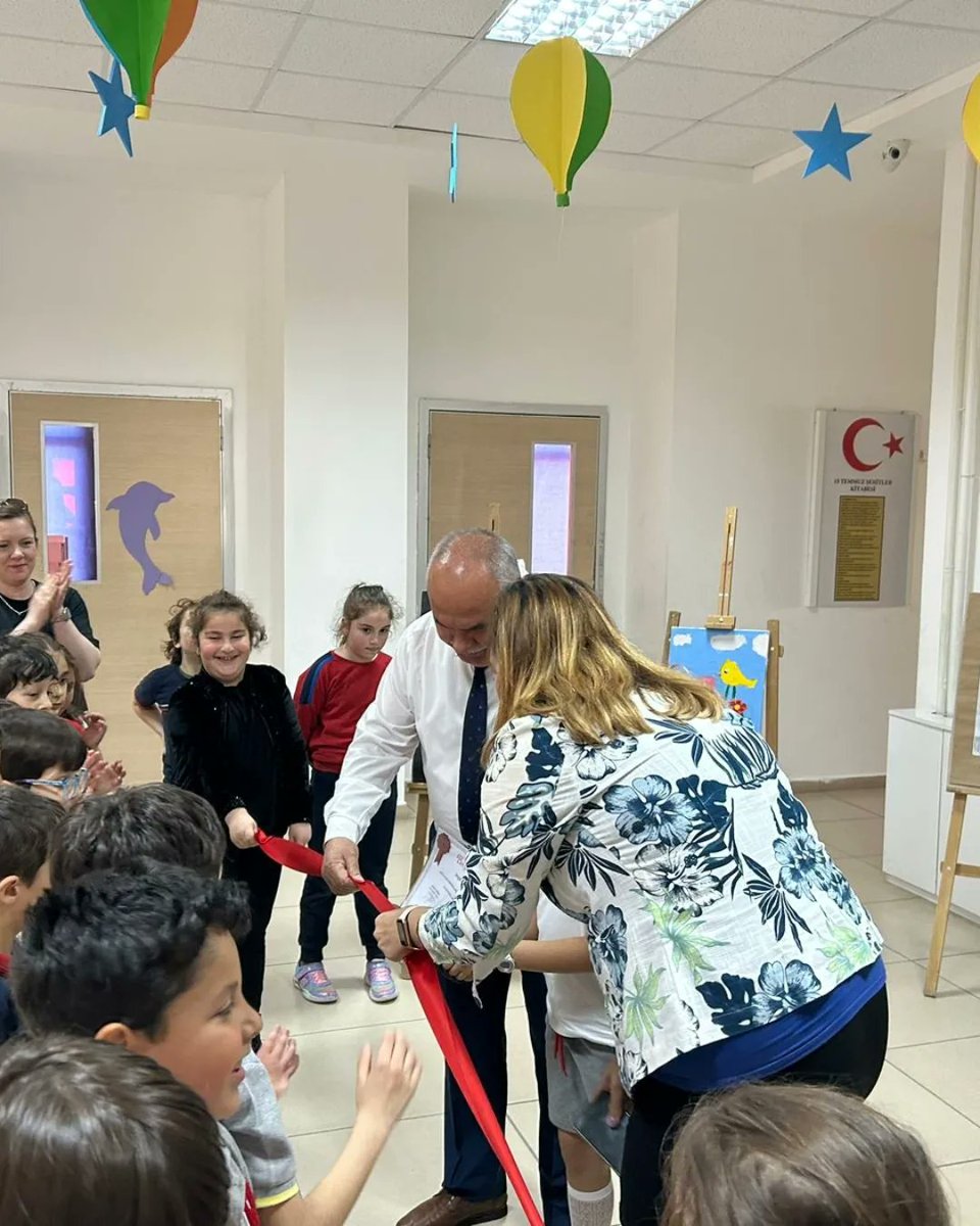 İlkokulumuz 1/A sınıfı öğrencilerimizden Almila Bilge ÇETİNKAYA'nin Kişisel Resim Sergisi okulumuzun lobisinde açıldı. 

#kampüstesanatvar
#bahçeşehirkoleji
#kesanbahcesehirkoleji