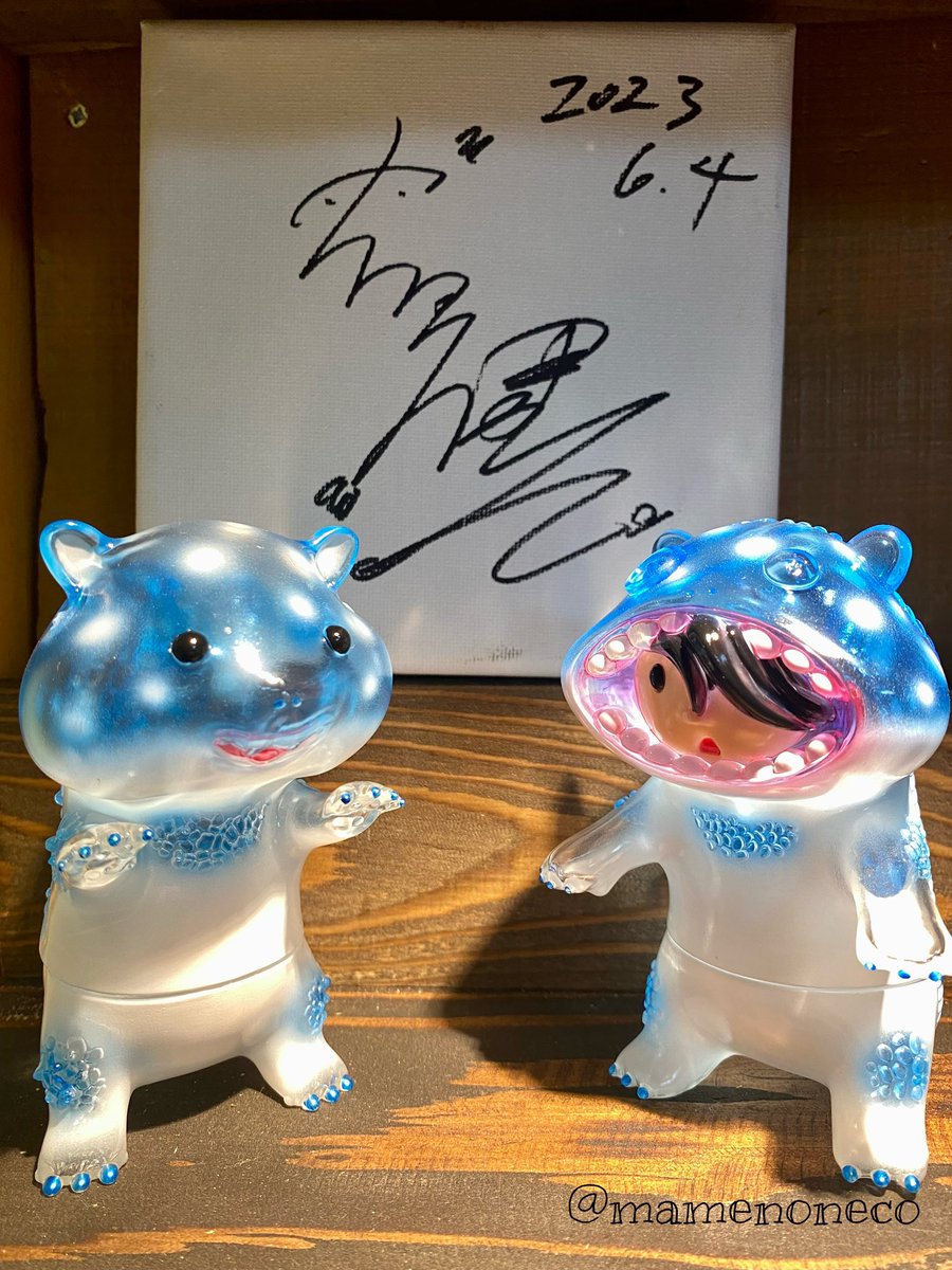 mamenoneco's tweet photo. ワンコン2購入品②
ハムラ堂のハムラとハムおとこ。
ツイッターで写真を見てひとめぼれした子です。
ジンベイ仕様のカラーがとても可愛くてお揃いのハムおとこ（飼い主）もお迎えしました！
#hamllado 
#ワンコン2 https://t.co/iPiyMpwJ9k