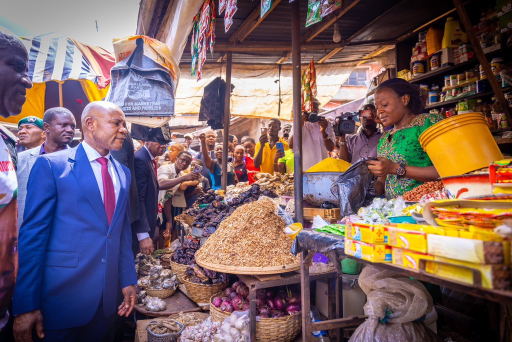 PNMbah's tweet image. Today, I went round Enugu metropolis to urge our people to come out and go about their various businesses. 

Ndi Enugu will not continue to sit at home on Monday, the first working day of the week. We should not encourage the crippling of our economy but must work to ensure it is…