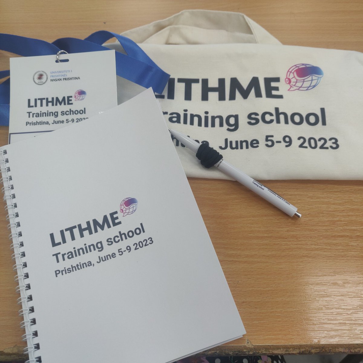 Conf goodies!
<a href="/LgHumanMachine/">LITHME</a> training workshop for my first in-person conf post covid 😮😍 learning about tech &amp; repping @wearejigsaw &amp; <a href="/GlobalEdTechHub/">EdTech Hub</a> 💪💪