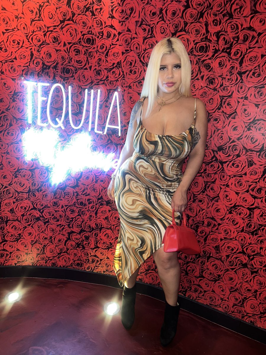 Deeslashdollz's tweet photo. Always doing the most😍 https://t.co/1DcS0DM2Mz