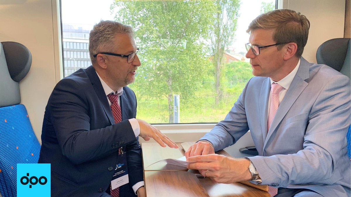 Operační program Doprava myslí i na Ostravu. 🤝
V rámci <a href="/rail_days/">RAIL BUSINESS DAYS</a>  jsme měli možnost s generálním ředitelem DPO <a href="/DanielMorys/">Daniel Morys</a>  a ministrem dopravy ČR <a href="/makupka/">Martin Kupka</a>  projednat budoucnost MHD nejen v Ostravě.