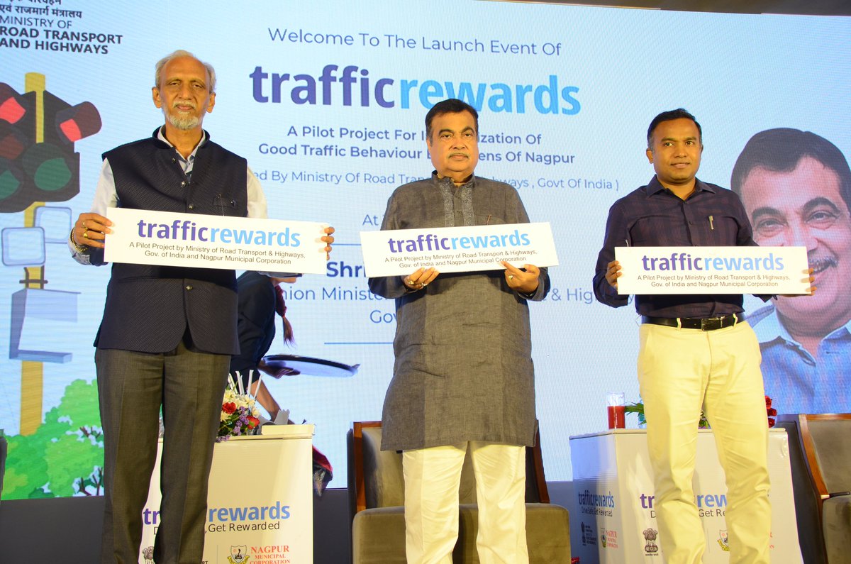TrafficRewards's tweet photo. TrafficRewards was launched in #Nagpur by Union Minister Shri. Nitin Gadkari, in the presence of other respected dignitaries.
Traffic Rewards is the first-of-its-kind app, designed to reward citizens for obeying #traffic signals.
#morth #nmc #roadsafety #roadaccidents #mobileapp https://t.co/ipTw7uCplV