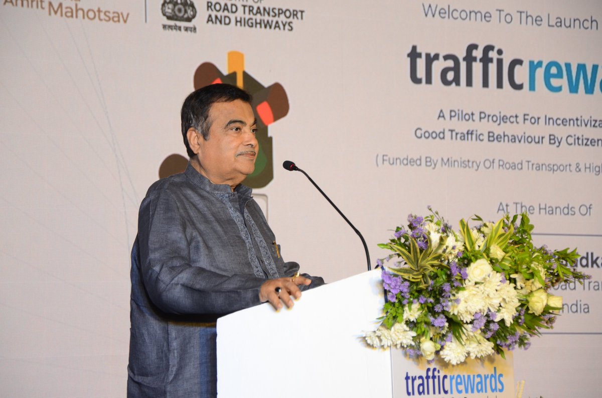TrafficRewards's tweet photo. TrafficRewards was launched in #Nagpur by Union Minister Shri. Nitin Gadkari, in the presence of other respected dignitaries.
Traffic Rewards is the first-of-its-kind app, designed to reward citizens for obeying #traffic signals.
#morth #nmc #roadsafety #roadaccidents #mobileapp https://t.co/ipTw7uCplV