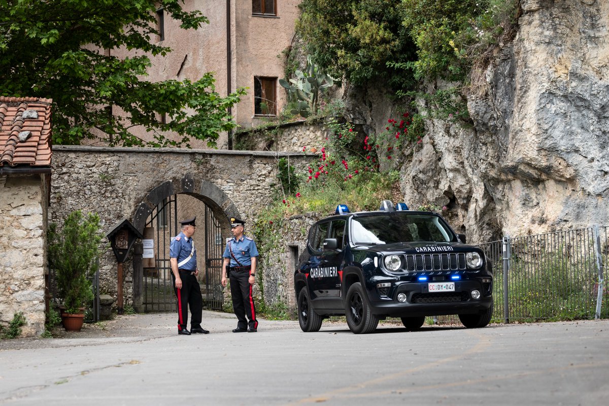 Buongiorno da Calomini (LU)
#Carabinieri #PossiamoAiutarvi #ForzeArmate #Difesa #28giugno