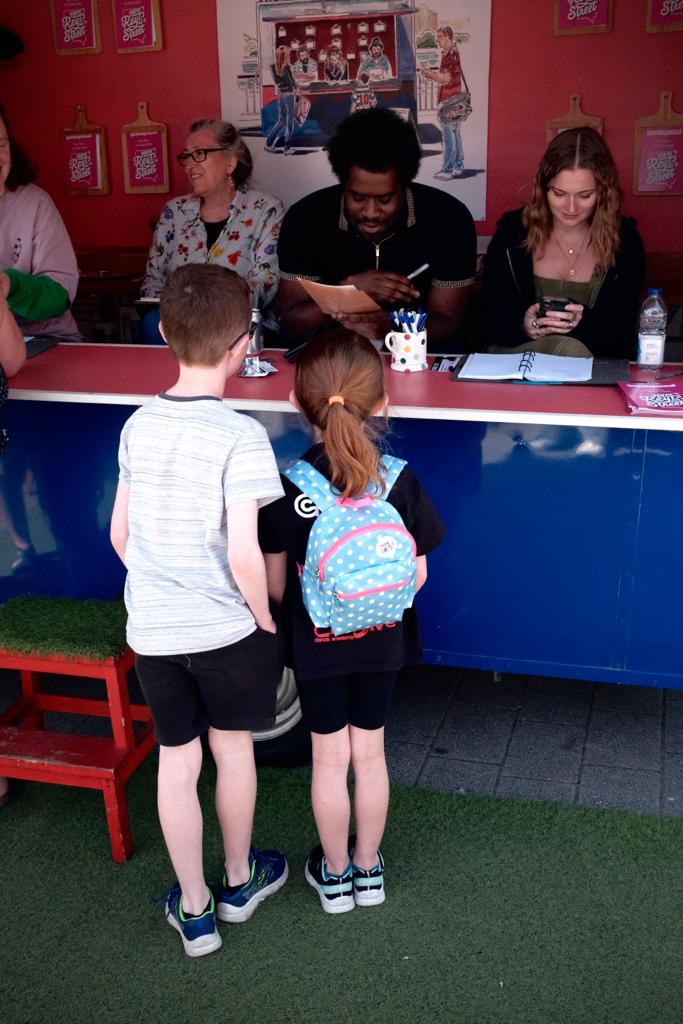RightUpRStreet's tweet photo. A massive thanks to all the poets who shared their creativity with us over the weekend. Smiles, laughter and tears were all guaranteed! @mattabbottpoet @GuiltyTherapist @erinbolens #BalbyLocal #Junior, @TyroneLewis22 @AnneHolloway @phoebewagnerr @bethany_down 🙌 @sallylockey 📸 https://t.co/2ejqMsRj65