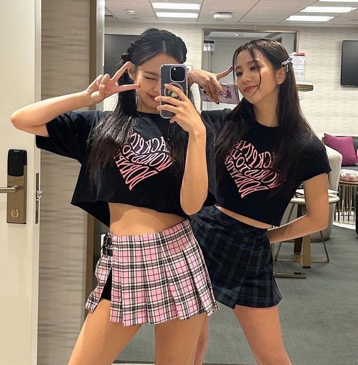 Nocontextheewon tweet picture