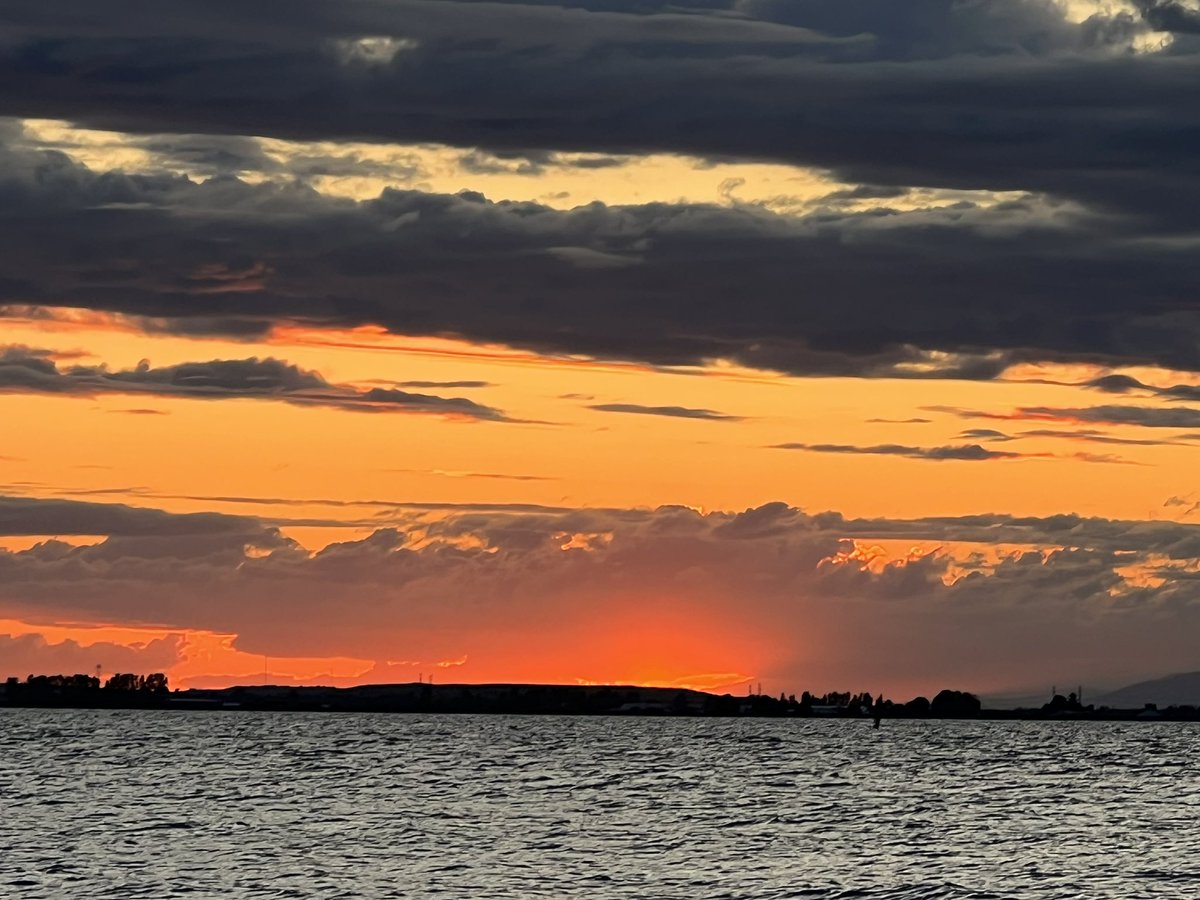 RonaldC39098196's tweet photo. Sunset June /3/23 at Crescent Beach Surrey BC https://t.co/ZyaVmL13aB