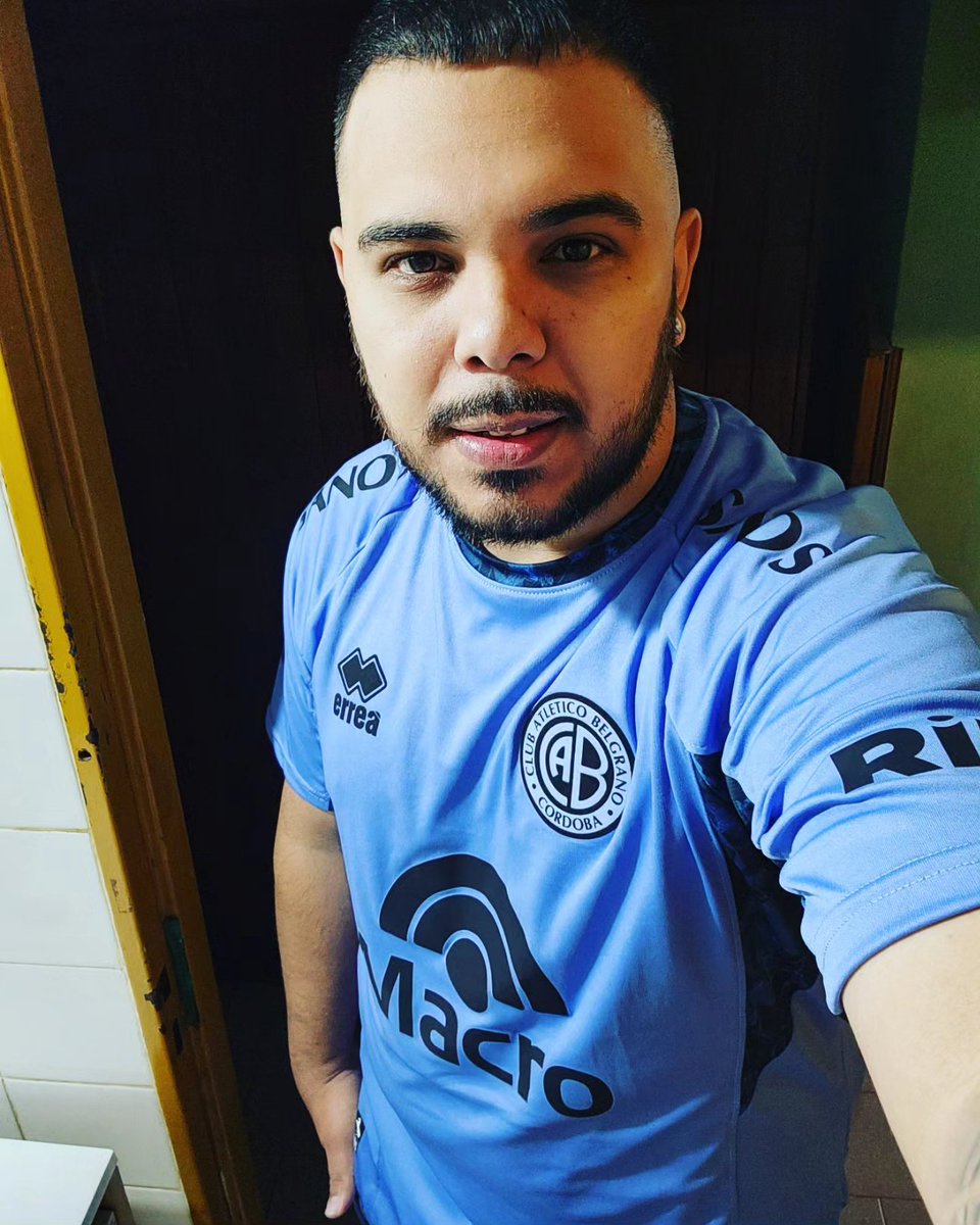 Acá esperándolo al mudo #HoraDeBolver #Belgrano ... Bos sos la alegría de mi corazon🩵☠️