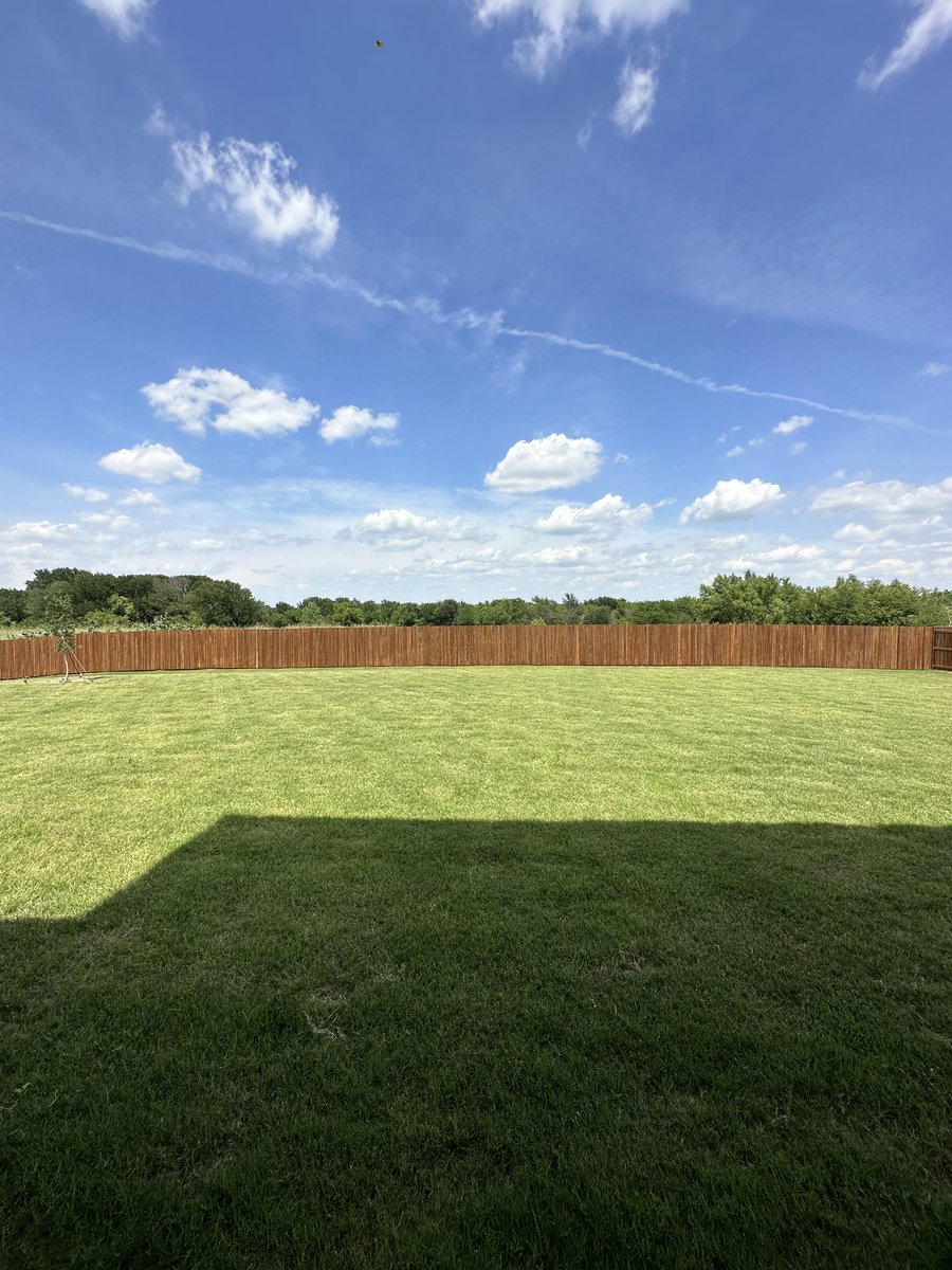 The perfect family home in Mansfield, TX! 🤩

5,201 sqft
5 beds, office, game room, media room
Half acre lot
Brand new construction

$919,000