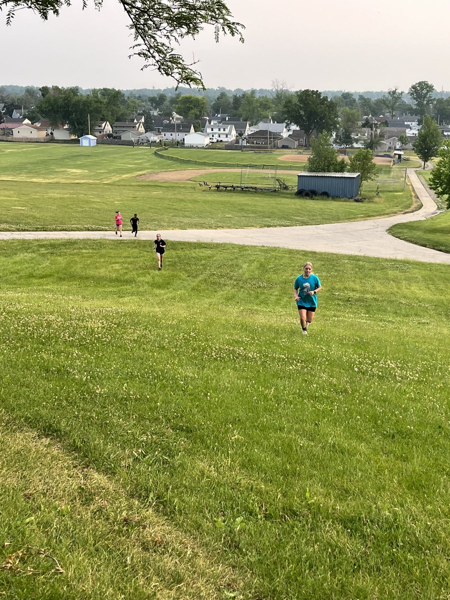crjeffwcx's tweet photo. Awesome 1st day today! 17 girls put in the work! #crosscountry https://t.co/fHqf4Wjx1k