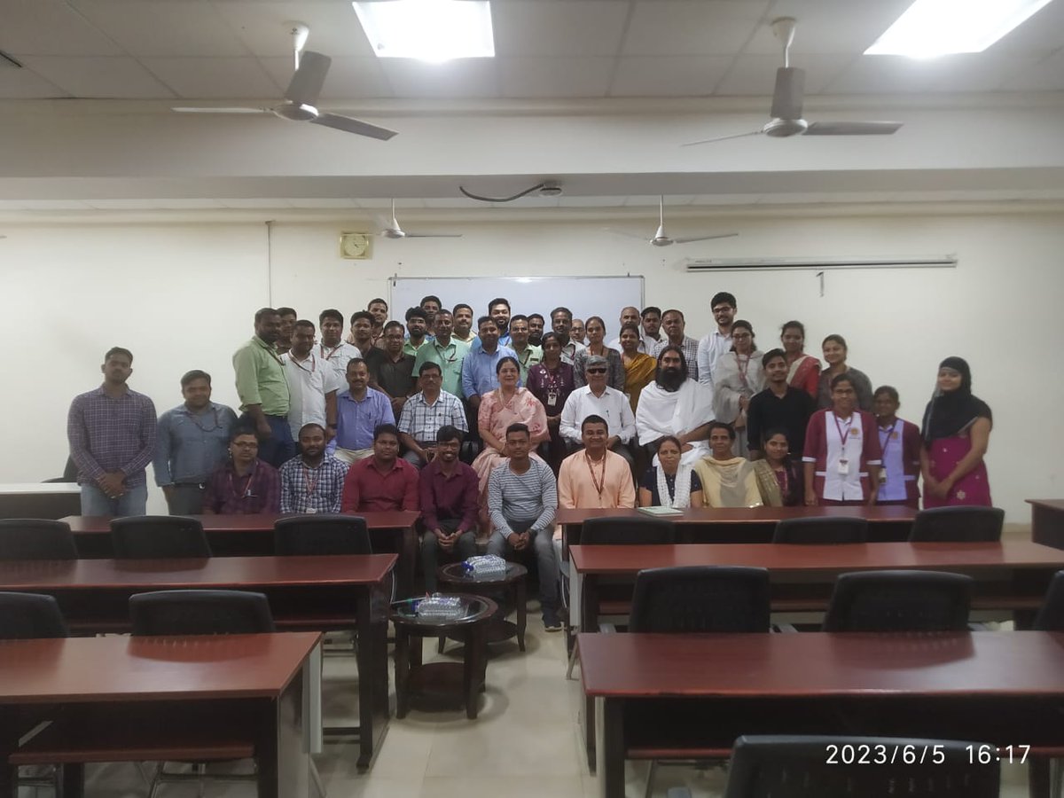 📢 Hon'ble President Ma'am, SSU had a wonderful interaction session today with the staff of SSCASRH, congratulating on the remarkable achievement of receiving NABH Accreditation! 🎉🌟  #NABHAccreditation #Achievement #HealthcareExcellence

@RajitaBagga @SriSriU