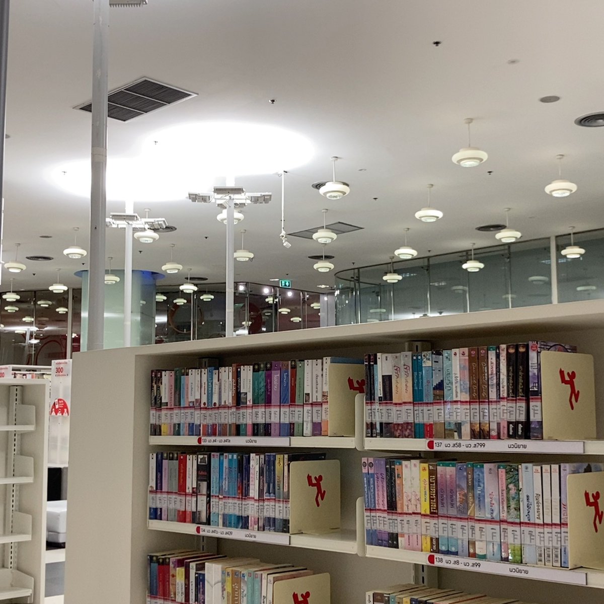 narcissusnholly's tweet image. แนะนำที่นั่งอ่านหนังสือในกทม ⭐️

🚂 tk park centralworld
มีปลั๊ก, free wifi ถ้าไปวันธรรมดาจะค่อนข้างเงียบ ส่วนเสาร์อาทิตย์คนจะเยอะเลย

เข้าฟรี3ครั้งแรก รายวัน20บาท เราสมัครสมาชิกรายปี100บาทเอา ถ้ามาบ่อยก็จัดเลยย คุ้มมาก 👍🏻