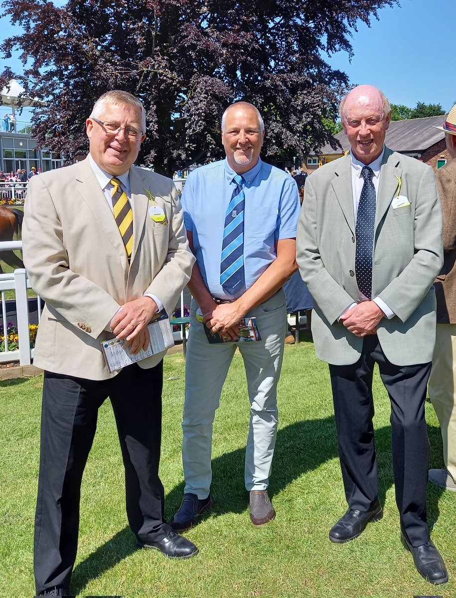 Last of the Summer Wine pensioner outing to Thirsk Races @ThirskRaces , turned out nice.