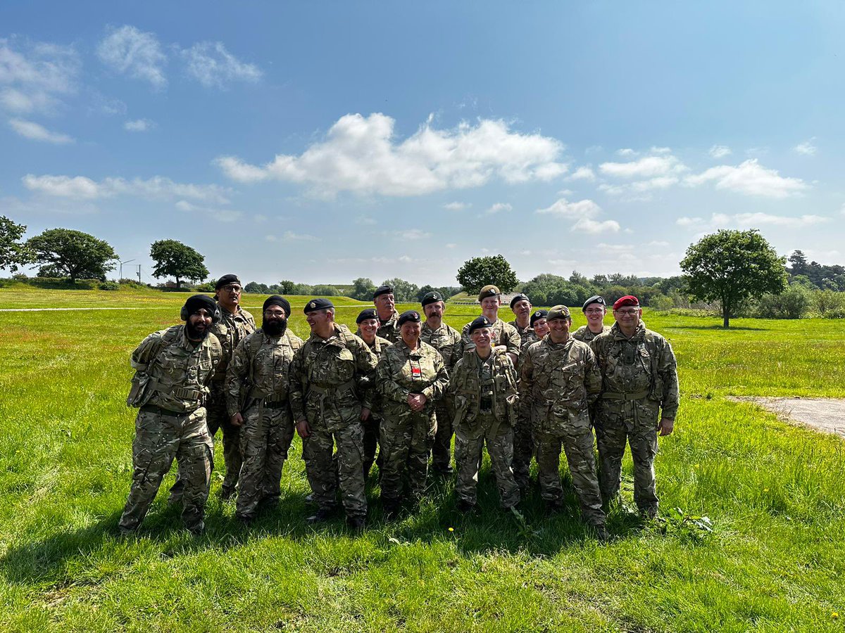 Last weekend members of HQ Central West CTT delivered a CFAV development weekend, policy updates, MYDRIVE and a range session conducted by Lt Dowley. @HQWMCTT @GemmaS_S @HQCentral1