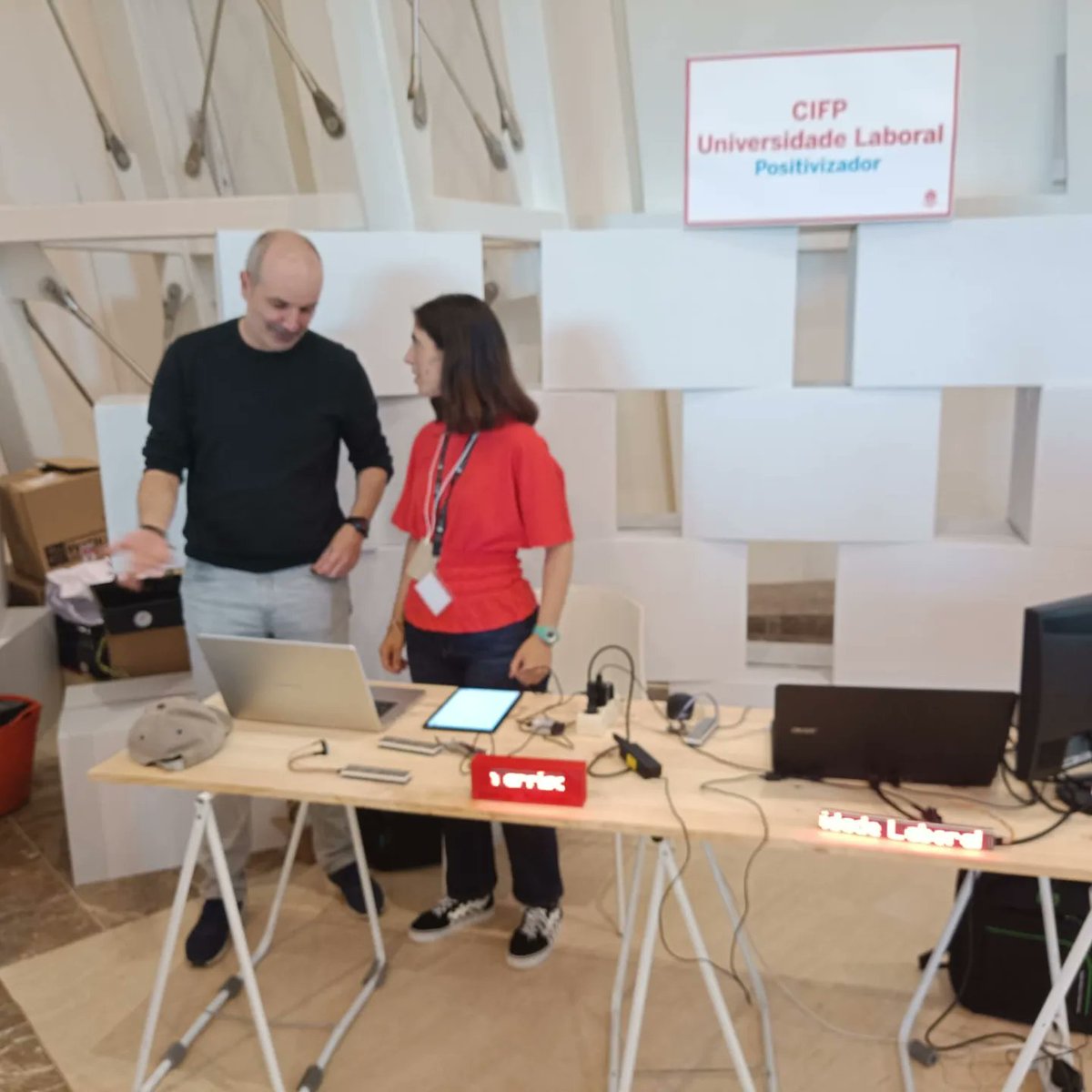 cifpULaboral's tweet photo. O @cifpULaboral  participa na @MAKERSGALICIA. Pesentámonos co Proxecto #AntarticLab, do plan #Proxecta+, onde participa alumnado de #FPBásica e do Curso de especialización de #FabricaciónIntelixente. https://t.co/IkbQlD33un