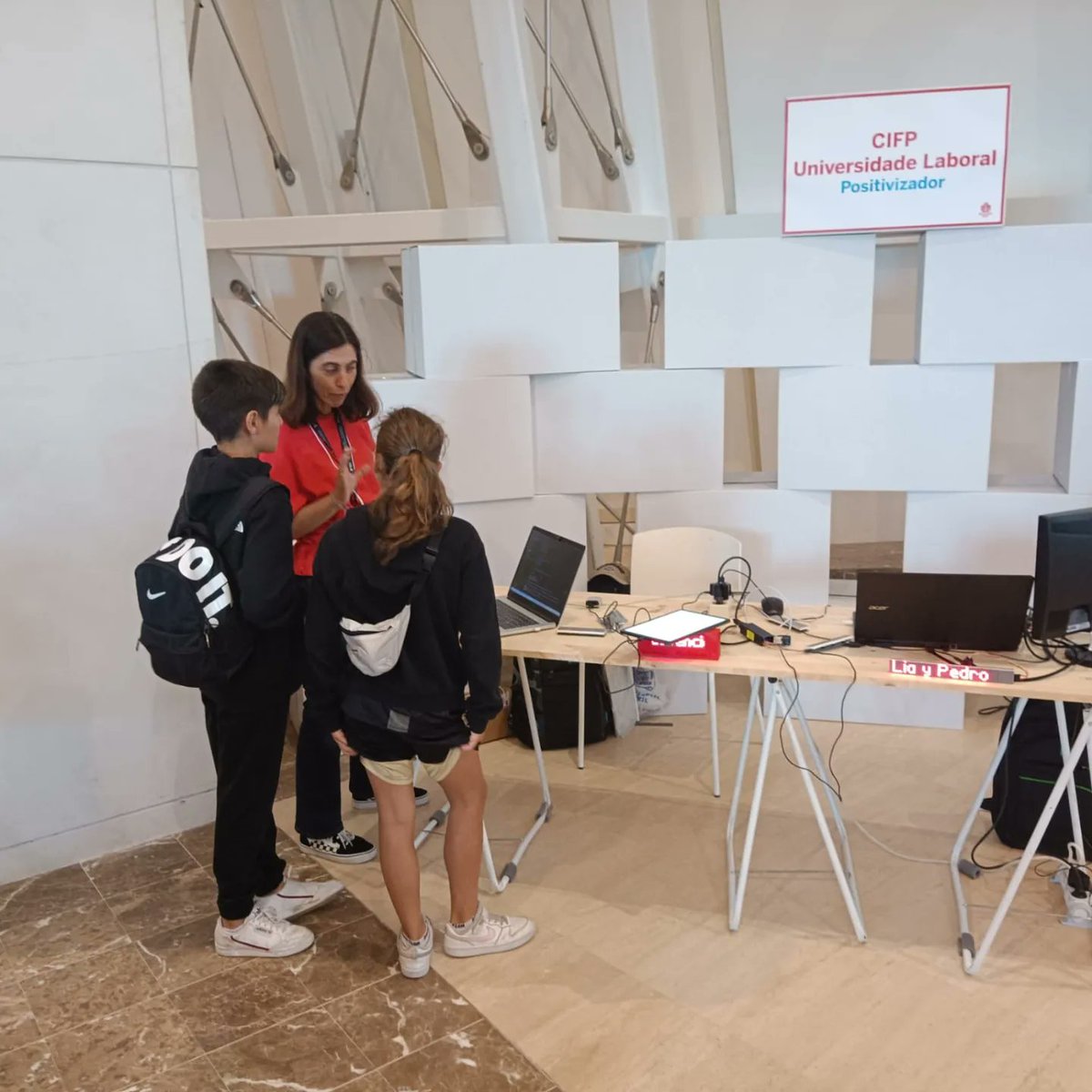 cifpULaboral's tweet photo. O @cifpULaboral  participa na @MAKERSGALICIA. Pesentámonos co Proxecto #AntarticLab, do plan #Proxecta+, onde participa alumnado de #FPBásica e do Curso de especialización de #FabricaciónIntelixente. https://t.co/IkbQlD33un