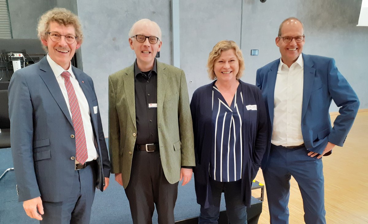 Am 30.5.23 fand im hannoverschen Regionshaus der Workshop statt „Wirtschaftliche Transformation in Niedersachsen vorausschauend gestalten“. Es geht um einen gezielten Übergang zu einem zukunftsfähigen Zustand unter sozialen, ökologischen und digitalen Aspekten. Dazu ein SPD-Bild.