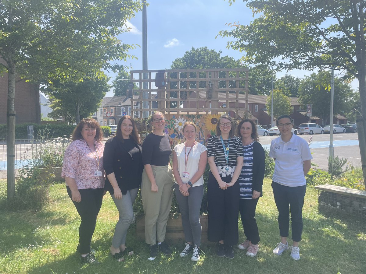 Happy #DietitiansWeek from @cav_dietetics public health team. Our dietitians and dietetic assistant practitioners work within the community delivering nutrition programmes and work with partners to promote healthy eating and prevent nutrition-related diseases #DietitiansWeek2023